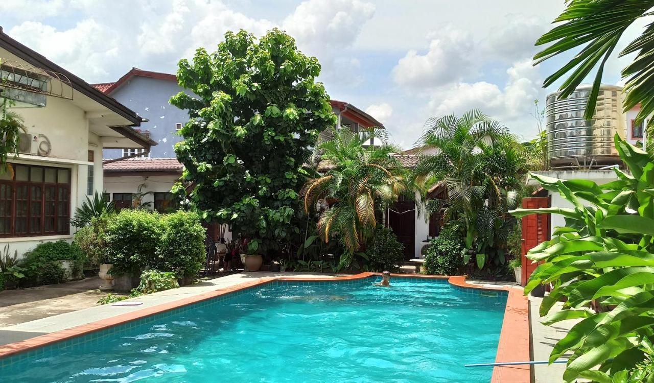 Villa Sisavad Guesthouse Vientiane Luaran gambar