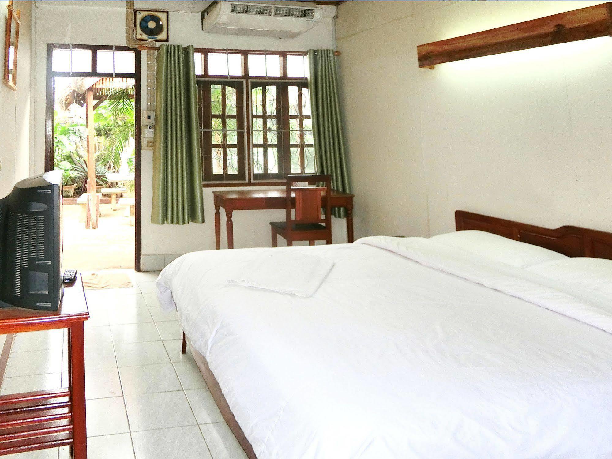Villa Sisavad Guesthouse Vientiane Luaran gambar