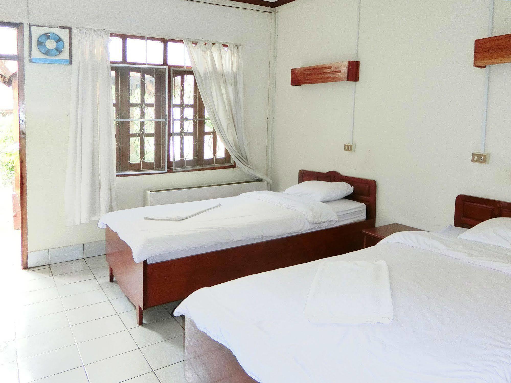 Villa Sisavad Guesthouse Vientiane Luaran gambar