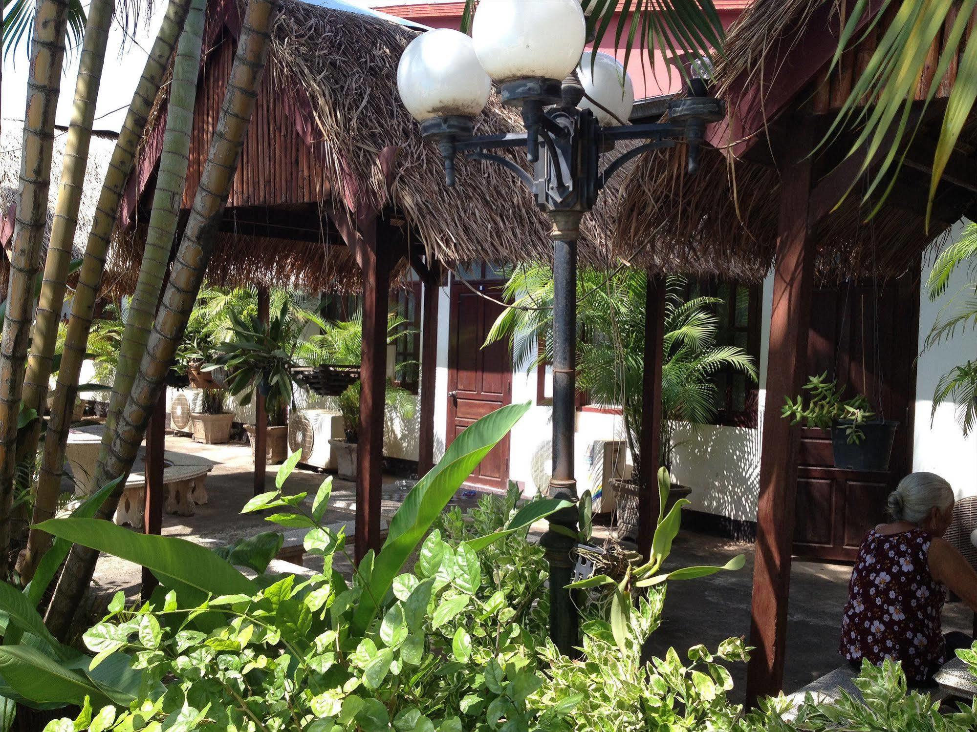 Villa Sisavad Guesthouse Vientiane Luaran gambar