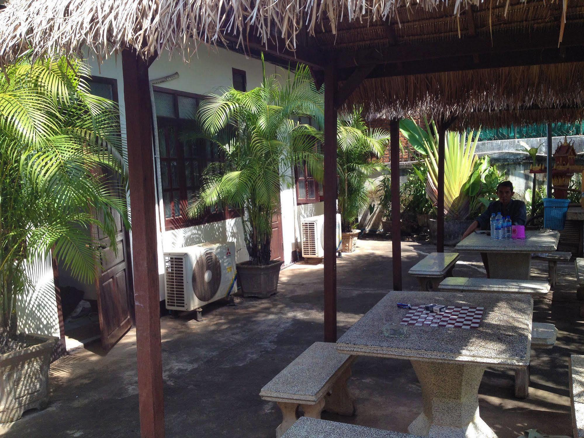 Villa Sisavad Guesthouse Vientiane Luaran gambar